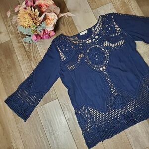 Skylar + Jade Women's Navy Blue Crochet Embroidered 3/4 Sleeves Top Size Small